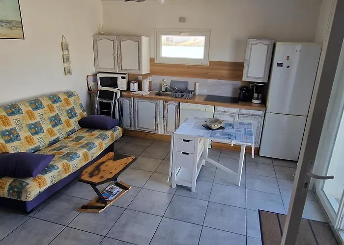 Holiday home Petite Maison Agreable Avec Jardin Privatif