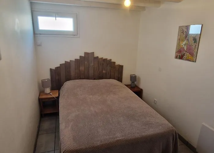 Holiday home Petite Maison Agreable Avec Jardin Privatif