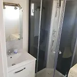 Belle Petite Maison Neuve Avec Jardin Privatif Hébergement de vacances