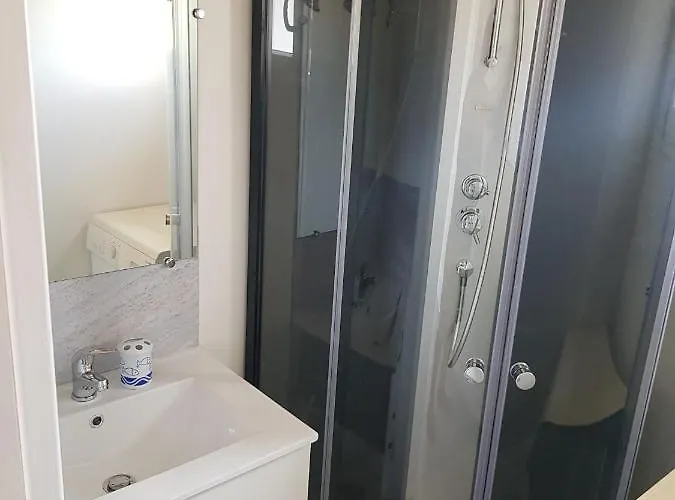 Belle Petite Maison Neuve Avec Jardin Privatif Hébergement de vacances